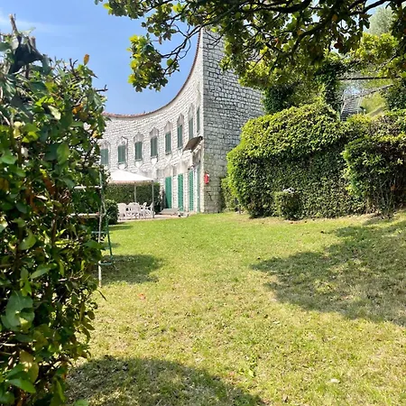 Mezzaluna Diretta A Con Piscina 別荘 *