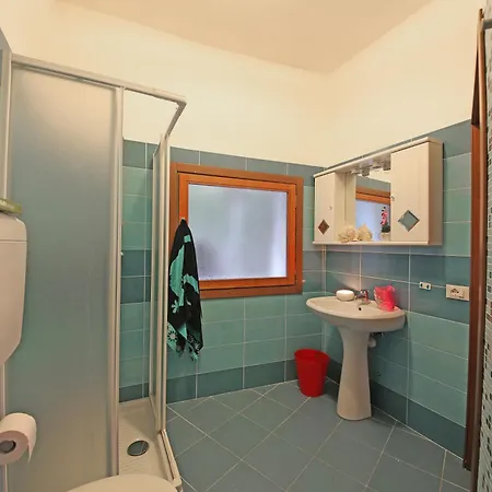 Mezzaluna Diretta A Con Piscina Raffa