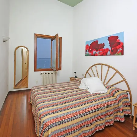 Vakantiehuis Mezzaluna Diretta A Con Piscina *