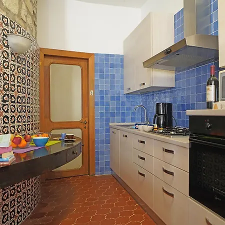 Holiday home Mezzaluna Diretta A Con Piscina *