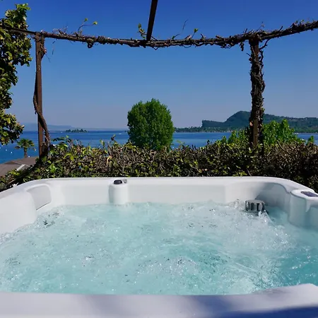 別荘 Mezzaluna Diretta A Con Piscina